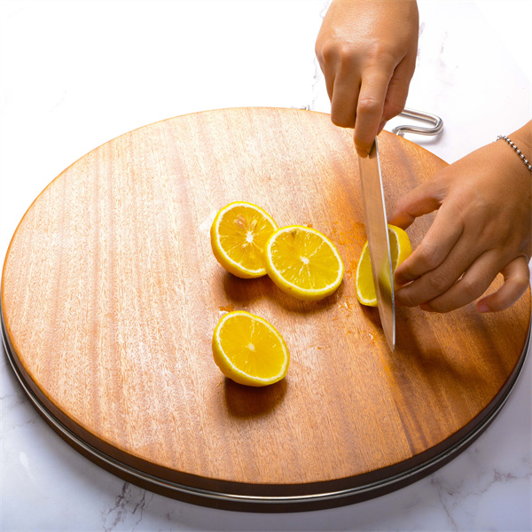 Round Wooden Cutting Board with Stainless Steel Handle