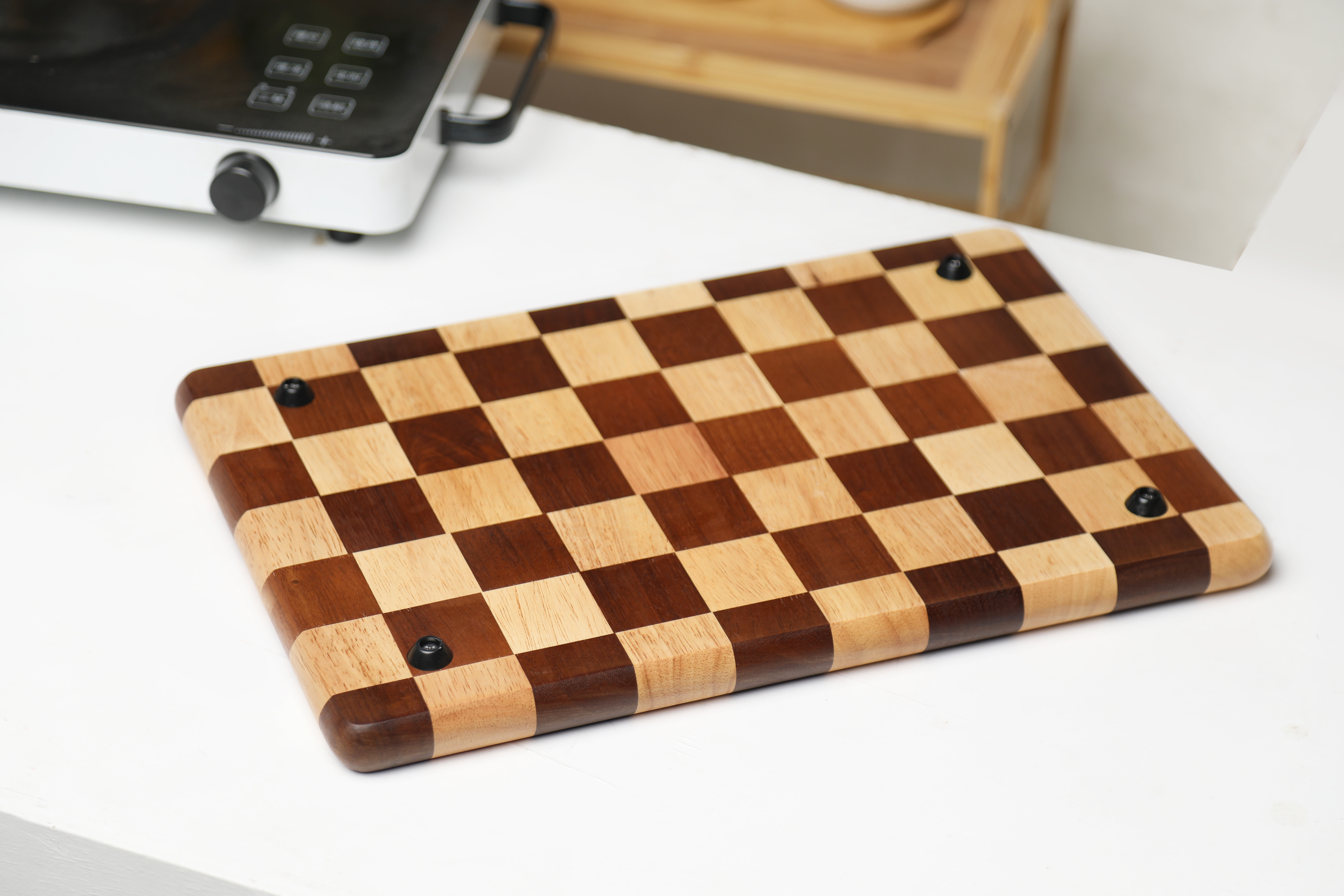 Checkerboard Wooden Cutting Board With Silicone Feet