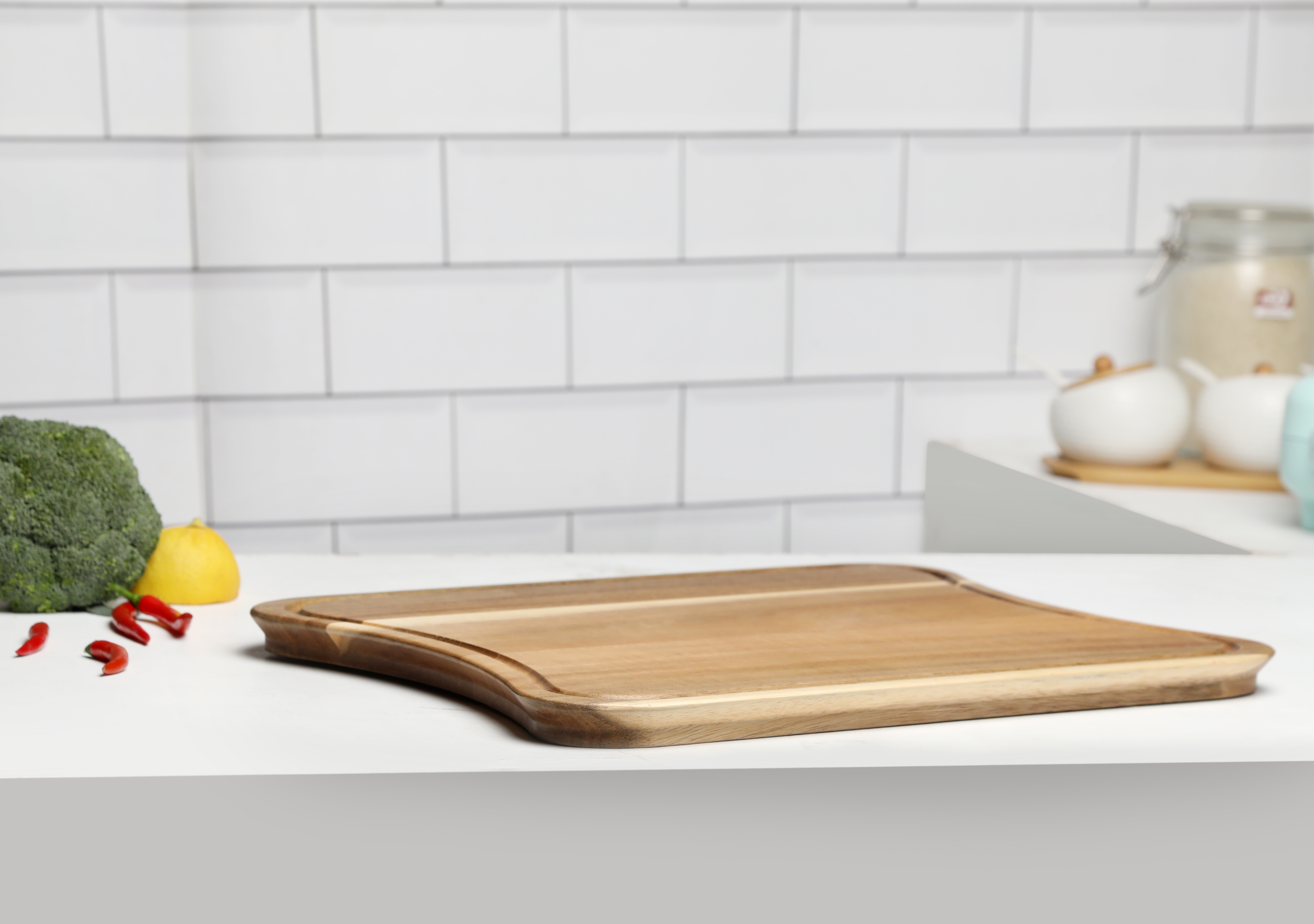 Curved Cutting Board With Juice Groove